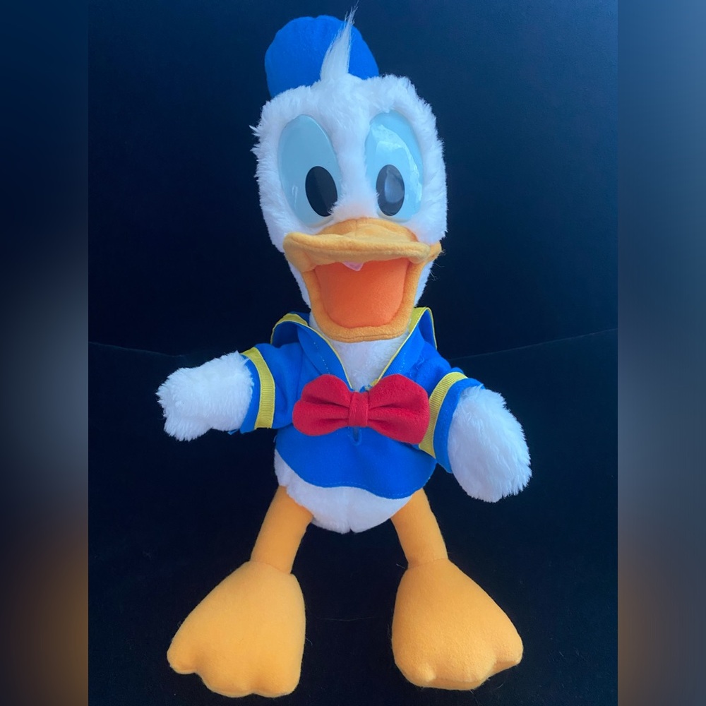 Vintage Donald Duck Stuffed animal plush 1980’s. T25